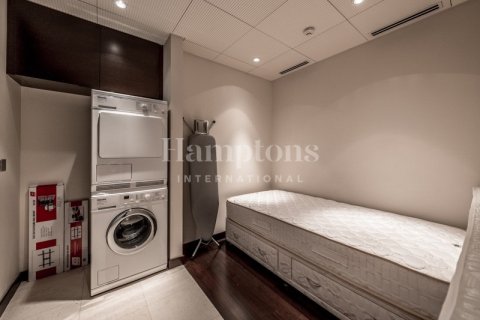 Appartement à Burj Khalifa, Dubai, 2 chambres, 177.35182700 m², № 111225 - photo 17