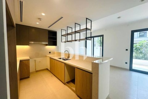 Снять в аренду таунхаус в Tilal Al Ghaf, Дубай: 3 спальни, 146м², № 57611 - фото 4