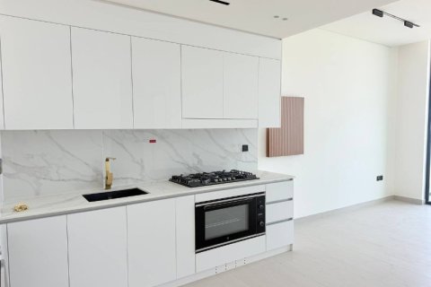 Купить квартиру в Дубае: 2 спальни, 102.58м², № 98168 - фото 2