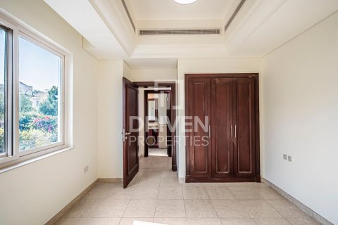 Villa in Victory Heights, Dubai Sports City, Dubai 5 bedrooms, 541.9 sq.m. № 136565 - photo 9