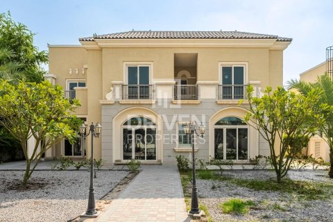 Villa in Victory Heights, Dubai Sports City, Dubai 5 bedrooms, 541.9 sq.m. № 136565 - photo 25