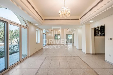 Villa in Victory Heights, Dubai Sports City, Dubai 5 bedrooms, 541.9 sq.m. № 136565 - photo 3