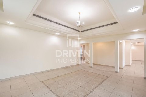 Villa in Victory Heights, Dubai Sports City, Dubai 5 bedrooms, 541.9 sq.m. № 136565 - photo 6