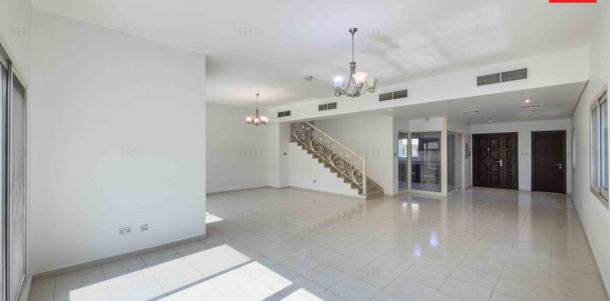 Villa in Dubai 4 bedrooms, 501.5 sq.m. № 67484