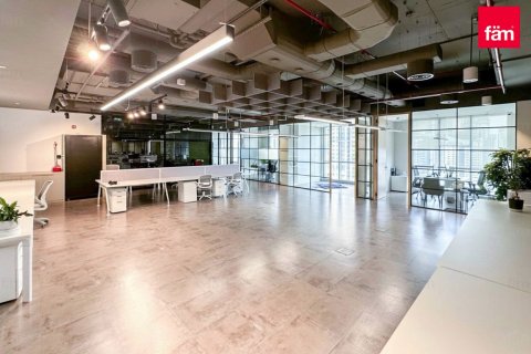 Снять в аренду офис в Дубай Марине, Дубай: 367м², № 67481 - фото 1