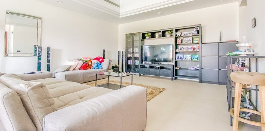 Таунхаус в Dubai Sports City, Дубай, 4 спальни, 247м², № 2153