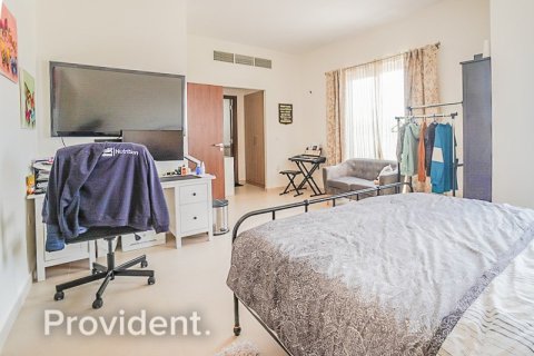 Купить таунхаус в Dubai Sports City, Дубай: 4 спальни, 247м², № 2153 - фото 11