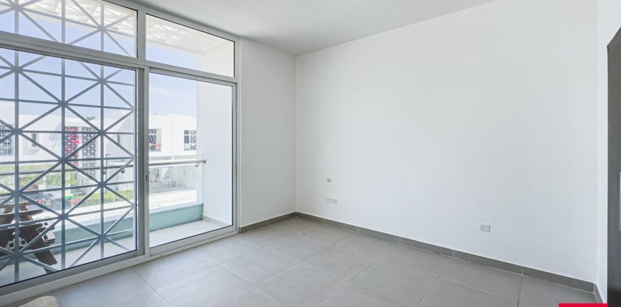 Таунхаус в Дубае, 3 спальни, 187.2м², № 55595