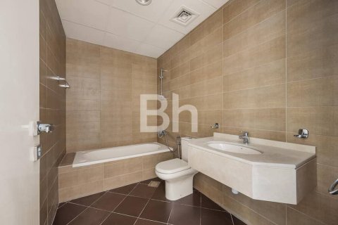 Apartment in Jumeirah Lake Towers, Dubai 4 bedrooms, 237 sq.m. № 56709 - photo 8