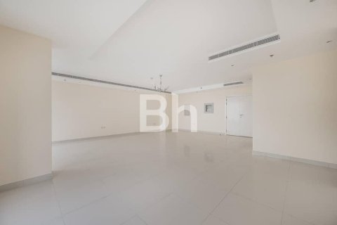 Apartment in Jumeirah Lake Towers, Dubai 4 bedrooms, 237 sq.m. № 56709 - photo 15
