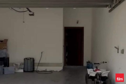 Снять в аренду виллу в Дубае: 5 спален, 925.4м², № 69606 - фото 6