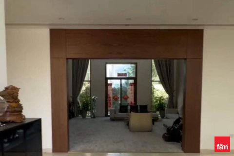 Снять в аренду виллу в Дубае: 5 спален, 925.4м², № 69606 - фото 5