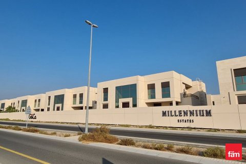 Снять в аренду виллу в Дубае: 5 спален, 925.4м², № 69606 - фото 10