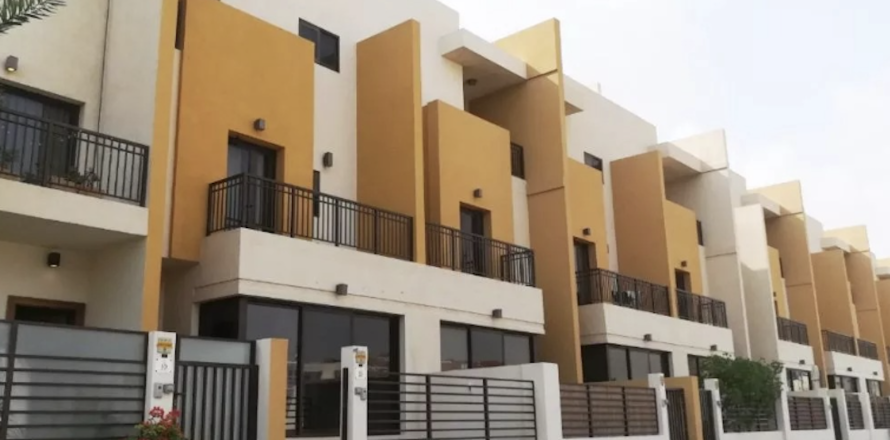 Villa in Dubai 4 bedrooms, 156 sq.m. № 9027