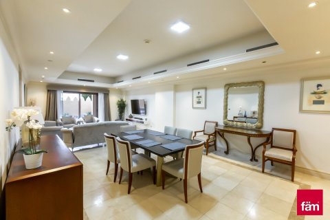 Купить таунхаус в Пальме Джумейре, Дубай: 3 спальни, 455.9м², № 9014 - фото 1