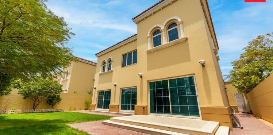 Вилла в Дубае, 4 спальни, 525.2м², № 46906