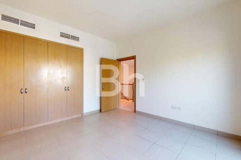 Снять в аренду таунхаус в Al Furjan, Дубай: 3 спальни, 228м², № 21836 - фото 11
