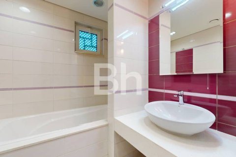 Снять в аренду таунхаус в Al Furjan, Дубай: 3 спальни, 228м², № 21836 - фото 16