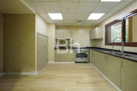 Townhouse in Jumeirah Islands, Dubai 4 bedrooms, 312 sq.m. № 21837 - photo 12