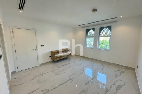 Villa in Jumeirah Park, Dubai 3 bedrooms, 506 sq.m. № 24913 - photo 2