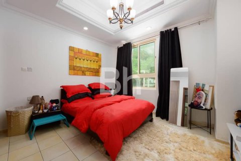 Villa in Jumeirah Islands, Dubai 4 bedrooms, 491 sq.m. № 24932 - photo 2