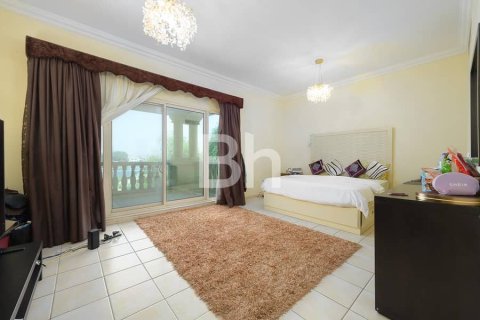 Villa in Jumeirah Islands, Dubai 4 bedrooms, 491 sq.m. № 24932 - photo 7