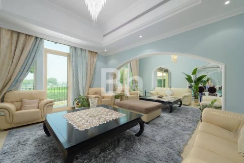 Villa in Jumeirah Islands, Dubai 4 bedrooms, 491 sq.m. № 24932 - photo 9