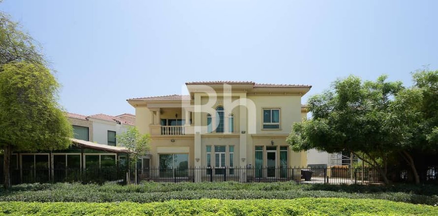 Villa in Jumeirah Islands, Dubai 4 bedrooms, 491 sq.m. № 24932