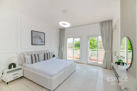 Villa à Meadows, Dubai, 5 chambres, 353 m², № 62053 - photo 18