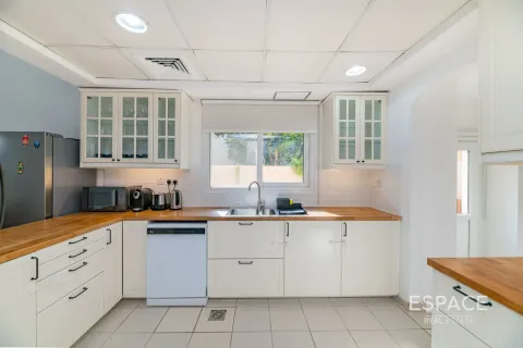 Villa à Meadows, Dubai, 5 chambres, 353 m², № 62053 - photo 9