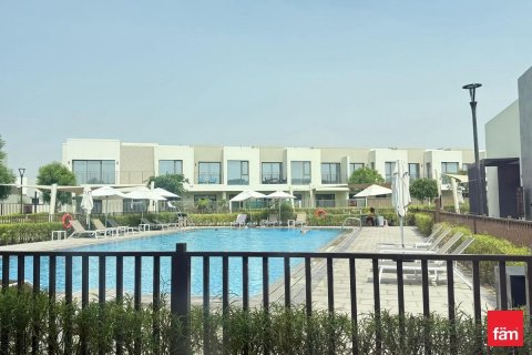 Townhouse in Dubai 3 bedrooms, 137.8 sq.m. № 111391 - photo 2