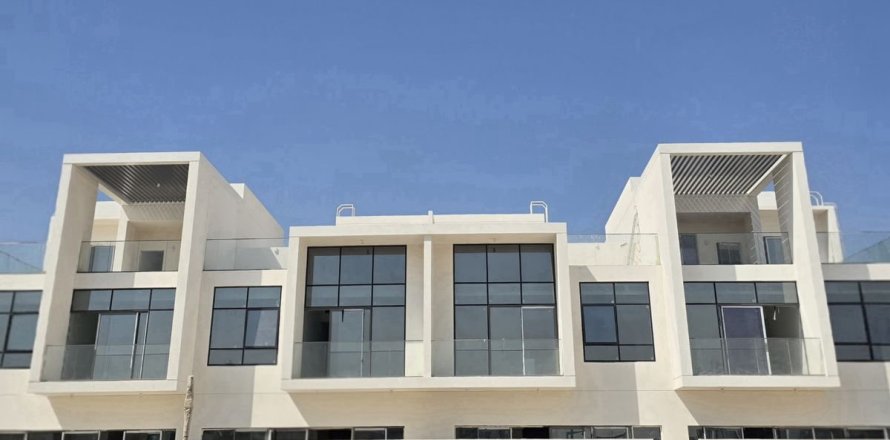 Townhouse in Dubai 4 bedrooms, 258.4 sq.m. № 5096