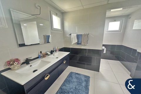 Villa in Meadows, Dubai 4 bedrooms, 569 sq.m. № 76661 - photo 16