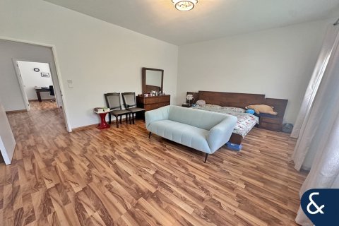 Villa in Meadows, Dubai 4 bedrooms, 569 sq.m. № 76661 - photo 14