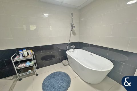 Villa in Meadows, Dubai 4 bedrooms, 569 sq.m. № 76661 - photo 17