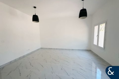 Villa in Maeen, The Lakes, Dubai 3 bedrooms, 234 sq.m. № 76662 - photo 4