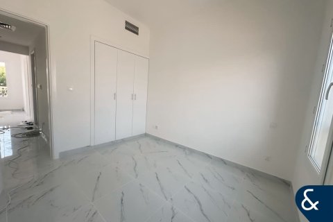 Villa in Maeen, The Lakes, Dubai 3 bedrooms, 234 sq.m. № 76662 - photo 9