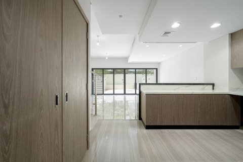 Townhouse in DAMAC Hills (Akoya by DAMAC), Dubai 4 bedrooms, 177.41 sq.m. № 136521 - photo 2