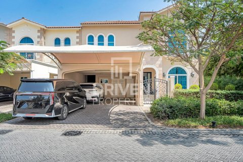 Townhouse in Green Community Motor City, Motor City, Dubai 5 bedrooms, 449.56 sq.m. № 140893 - photo 1