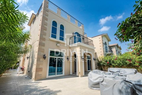 Townhouse in Green Community Motor City, Motor City, Dubai 5 bedrooms, 449.56 sq.m. № 140893 - photo 2