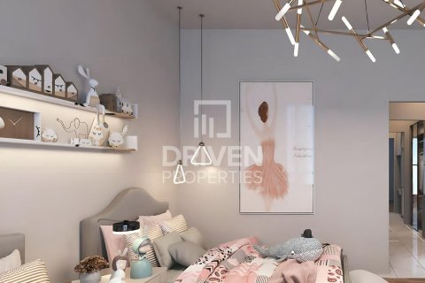 Villa en Dubai Investment Park, Dubai, 4 dormitorios, 78.87 m², № 140914 - foto 2