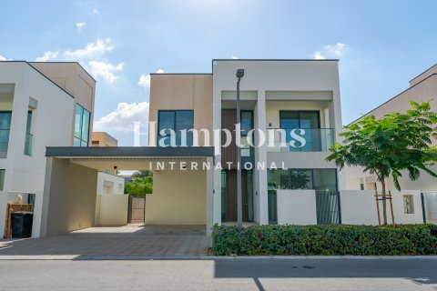 Villa in Arabian Ranches 3, Dubai 4 bedrooms, 450.85825900 sq.m. № 114676 - photo 2
