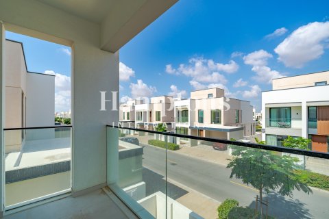 Villa in Arabian Ranches 3, Dubai 4 bedrooms, 450.85825900 sq.m. № 114676 - photo 6