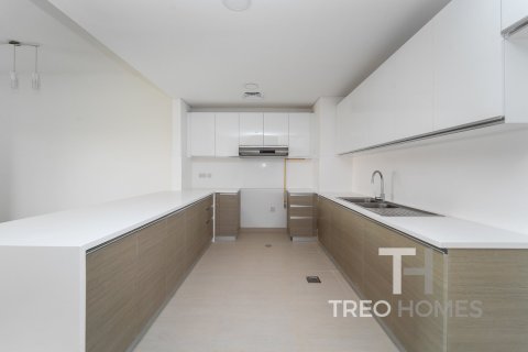 Купить квартиру в Джумейра Гольф Эстейтс, Дубай: 2 спальни, 129м², № 13452 - фото 1