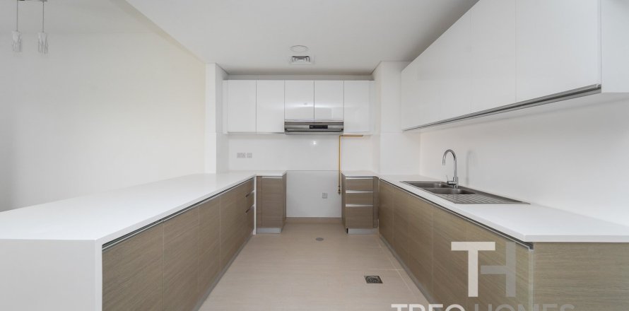 Квартира в Джумейра Гольф Эстейтс, Дубай, 2 спальни, 129м², № 13452