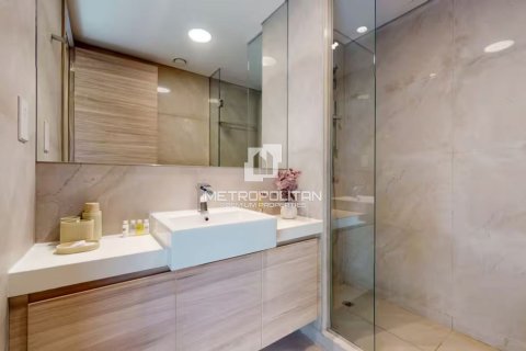 Apartment in SOL Bay, Business Bay, Dubai 2 bedrooms, 137 sq.m. № 73956 - photo 15