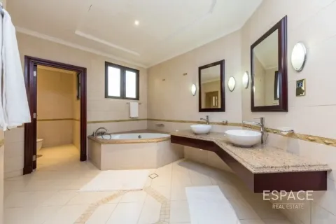 Villa en Palm Jumeirah, Dubai, 4 dormitorios, 622 m², № 61677 - foto 9