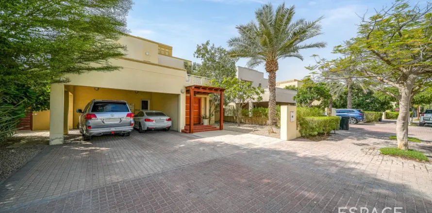 Villa à Meadows, Dubai, 3 chambres, 287 m², № 61674