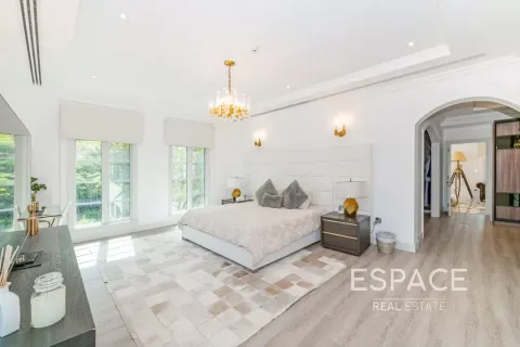Villa in Jumeirah Golf Estates, Dubai 5 bedrooms, 523 sq.m. № 61671 - photo 10