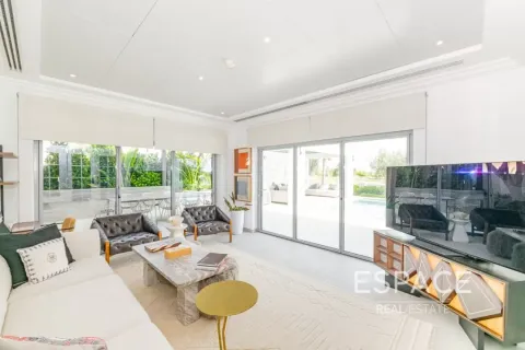 Villa in Jumeirah Golf Estates, Dubai 5 bedrooms, 523 sq.m. № 61671 - photo 7